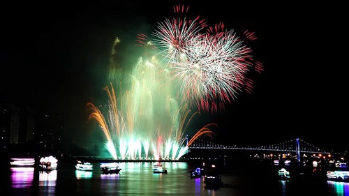 Lễ hội Pháo hoa DIFF 2018: Hai đội Mỹ và Italy gặp nhau ở chung kết