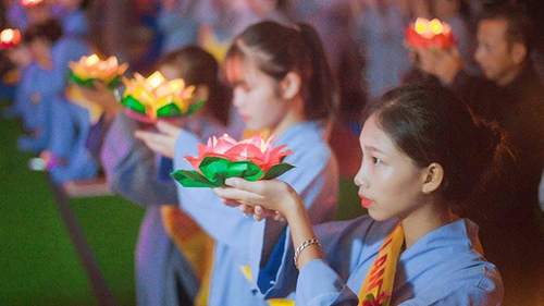 Nhân mùa Vu Lan về: Thực hiện 5 điều hiếu trong đạo Phật thật tốt mới là báo hiếu