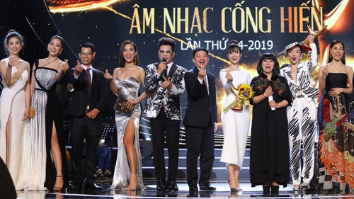 VIDEO: Xem lại toàn bộ sự kiện thảm đỏ và Lễ trao giải Âm nhạc Cống hiến 14-1019