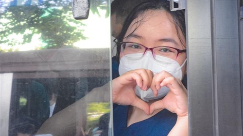 Thư gửi robot Citizen: Chỉ cần biết thương nhau!