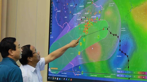 Bão Kompasu đi vào Biển Đông, di chuyển nhanh, sức gió mạnh cấp 11, giật cấp 13