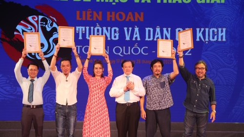 Bế mạc Liên hoan Tuồng và Dân ca toàn quốc 2022