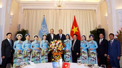 Chủ tịch nước Nguyễn Xuân Phúc và Tổng Thư ký António Guterres chủ trì Lễ kỷ niệm 45 năm Việt Nam gia nhập Liên hợp quốc