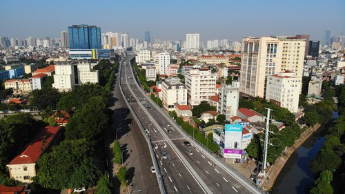 Đột phá trong phát triển kết cấu hạ tầng giao thông để 'đi trước mở đường' cho Hà Nội