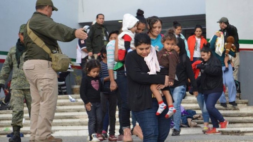 Guatemala giải cứu 126 người di cư bị nhốt trong một container chở hàng