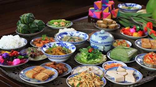 Những điều phải lưu ý khi chuẩn bị mâm cỗ cúng tất niên Tết Mậu Tuất