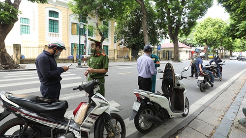 Hà Nội: Xử nghiêm nhiều trường hợp ra ngoài không có nhu cầu thiết yếu