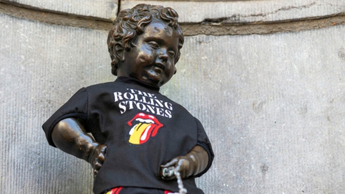 'Cậu bé tè' Manneken-Pis - biểu tượng của thủ đô Brussels mặc trang phục của ban nhạc Rolling Stones
