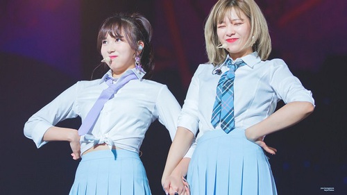Twice: Jeongyeon cũng mê mẩn đặc điểm xinh đẹp của Mina giống hệt như người hâm mộ