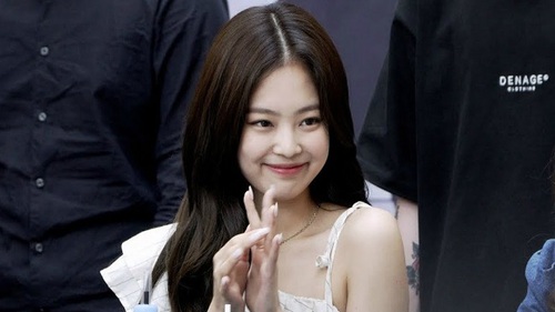 Chết cười với phản ứng của Jennie Blackpink khi bị chính fan 'phản bội'