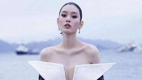 Siêu mẫu Hề Mộng Dao gây choáng với BST túi hiệu tặng con gái 1 tuổi