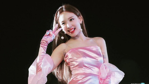Nayeon Twice gây tranh cãi vì xin nghỉ học tận... 7 năm!