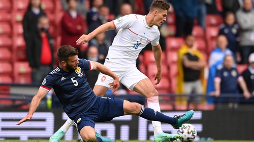 Scotland 0-2 CH Séc: Schick lập siêu phẩm giúp CH Séc dẫn đầu bảng D