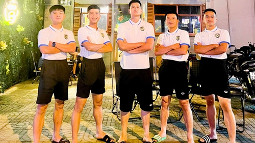 Phan Văn Đức lên dây cót tinh thần trước trận đấu gặp Bình Dương