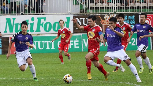 HLV HAGL trần tình về ‘hàng thủ tệ nhất Nuti Cafe V-League 2018’