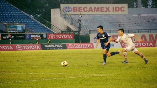 B.Bình Dương - Hà Nội 2-0: Tân vương cúi đầu cựu vương