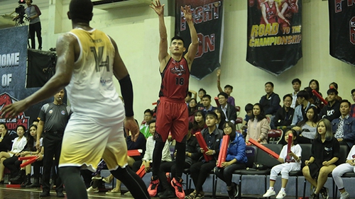 VBA 2017 Playoffs: Thắng dễ Hanoi Buffaloes, Thanglong Warriors giành lợi thế