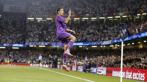 Cristiano Ronaldo chỉ muốn sân khấu luôn là của riêng anh