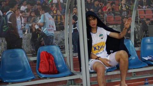 Tuấn Anh khóc vì chấn thương: Bao giờ, vận đen mới buông tha anh?