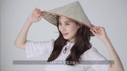 Video Seohyun của SNSD đội nón lá ăn phở và các kiều nữ Hàn đẹp mê hồn với Áo Dài