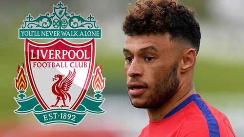 Oxlade-Chamberlain 'chê tiền, chê danh hiệu mới chọn Liverpool', 'chưa qua mà đã phản Conte'