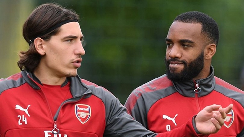 Fan Arsenal phát cuồng vì đoạn hội thoại giữa Bellerin & Lacazette mang về chiến thắng trước Chelsea