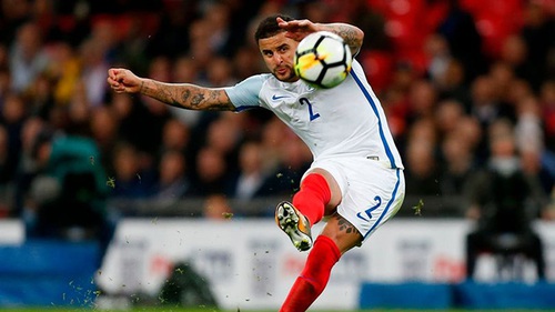 Người Anh nổi giận: 'Xin lỗi, Walker không phải là Beckham. Đừng để cậu ấy sút phạt'