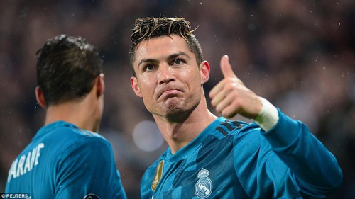 Ronaldo: 'Tôi từng ngả bàn đèn rất đẹp mắt nhưng bị trọng tài cướp mất'