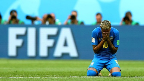 Thán phục Neymar vì tuyệt kỹ gắp bóng, thương những giọt nước mắt, nhưng ghét vì ăn vạ thô thiển