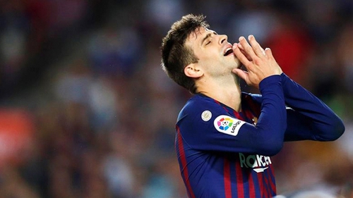 'Vì danh dự, Pique nên rời Barca'