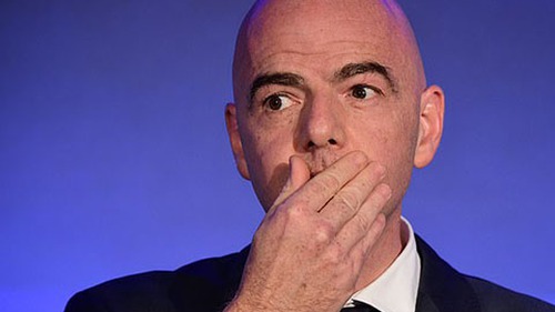 Chủ tịch FIFA bị tố bảo kê, bao che cho Man City và PSG lách luật công bằng tài chính