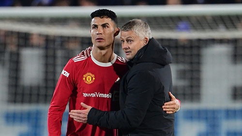 Atalanta 2-2 MU: Solskjaer so sánh Ronaldo với Michael Jordan