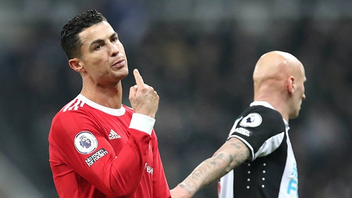 Gary Neville: ‘Cầu thủ MU là những kẻ chỉ biết phàn nàn’