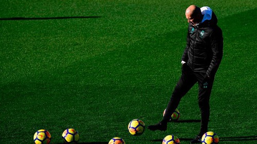 Thay vì sa thải, Real Madrid lại gia hạn hợp đồng với Zidane