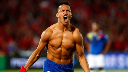 Sanchez khoe cơ bắp trong phòng tập ngày tái ngộ Arsenal