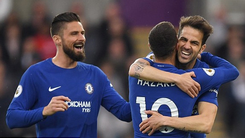 CẬP NHẬT sáng 29/4: Fabregas giúp Conte lập kỷ lục sau trận thắng Swansea. Mourinho chốt 2 hợp đồng khủng