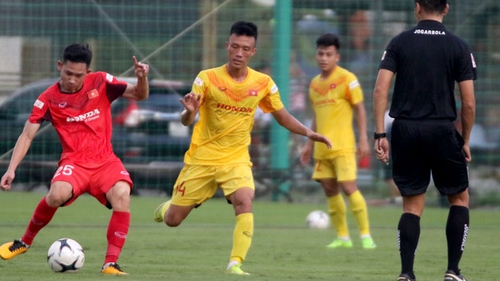 Bóng đá Việt Nam hôm nay: Cầu thủ U22 Việt Nam có thể phải đá trái sở trường