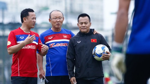 Bóng đá Việt Nam hôm nay: TPHCM có HLV từng là trợ lý thầy Park