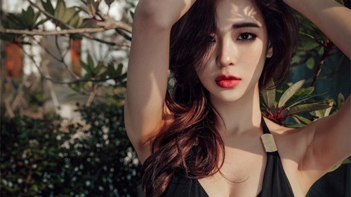 Ngắm thiên thần áo tắm Hàn Quốc số đo không thể chuẩn hơn