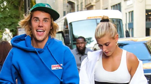 Justin Bieber tung ảnh ngực trần âu yếm hôn thê đắm đuối