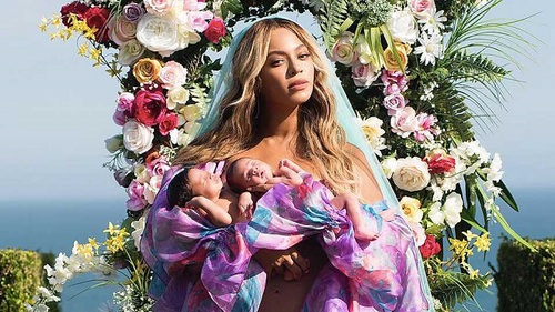 Beyonce lần đầu khoe cặp song sinh một tuổi cực kháu khỉnh, xinh xắn