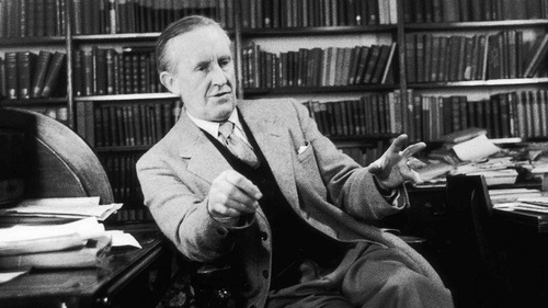 Con trai của JRR Tolkien thừa nhận bị bạn của bố lạm dụng tình dục khi còn nhỏ