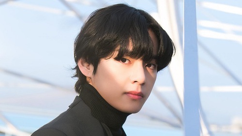 Mới giữa năm, V BTS đã lần thứ ba được vinh danh là ‘Gương mặt đẹp nhất thế giới năm 2020’