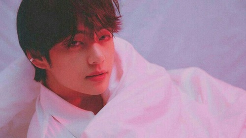 Hỏi vu vơ, một ARMY được đích thân V BTS tặng quà khủng