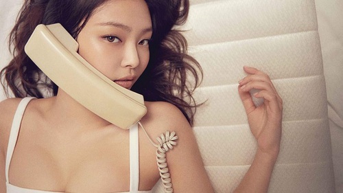 Jennie Blackpink khoe thân hình hoàn hảo trong quảng cáo mới