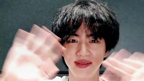 ‘Vua lộ hàng BTS’ Jin nói về hợp tác với thần tượng âm nhạc