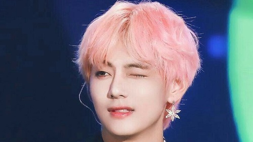 V BTS tiết lộ về quá khứ yêu đương nghe mà ngỡ ngàng