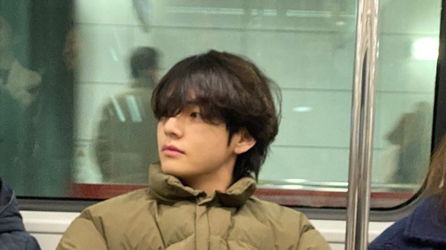 ARMY chứng minh V BTS đẹp vô thực như ảnh đồ họa