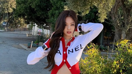 Thấp bé nhẹ cân, Jennie Blackpink vẫn mặc đẹp hơn siêu mẫu