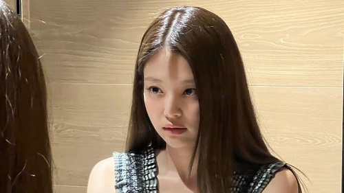 Jennie Blackpink làm nức lòng Blink với ảnh Instagram mới